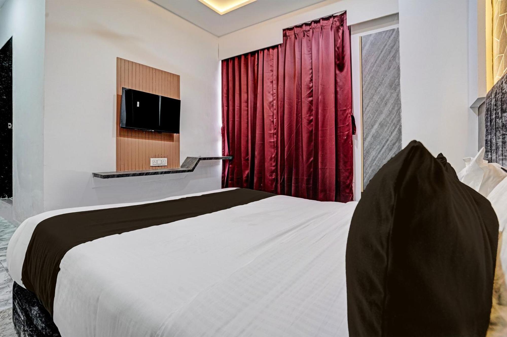 Hotel O Star Galaxy 수라트 외부 사진
